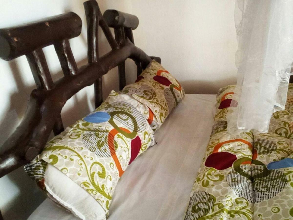 Ruhija Community Rest Camp Bed and Breakfast Kabale Buitenkant foto
